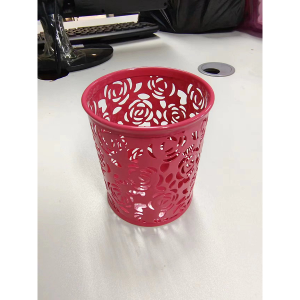 Round Openwork Flower Pencil Holder