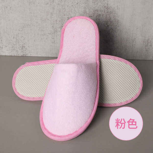 Breathable knitted disposable slippers