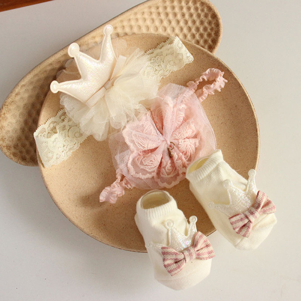 Newborn Hairband + Socks 3 pcs set (box to be filled by yourself)