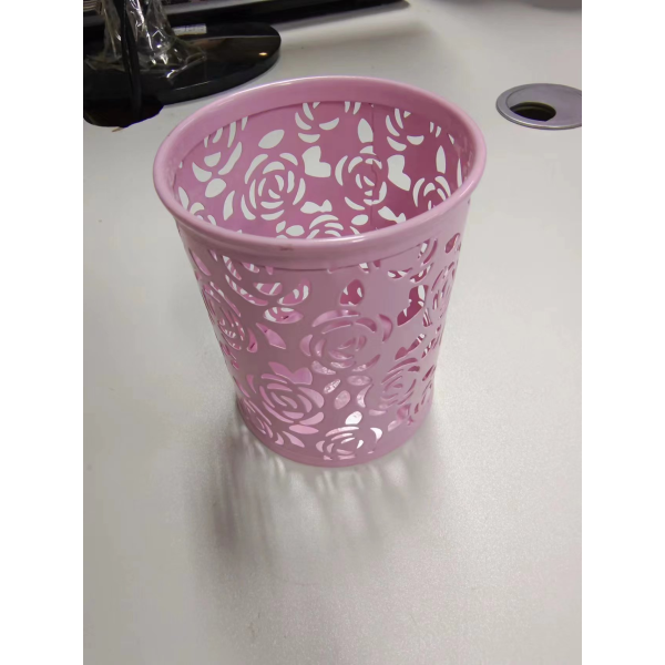 Round Openwork Flower Pencil Holder