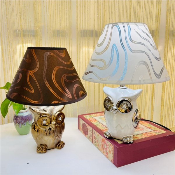 Ceramic table lamp (bulb not included)