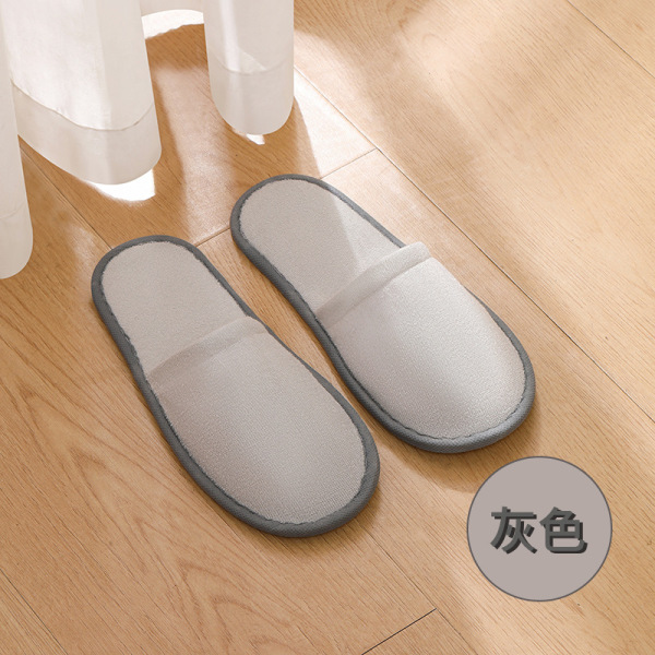 Breathable knitted disposable slippers