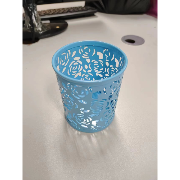 Round Openwork Flower Pencil Holder