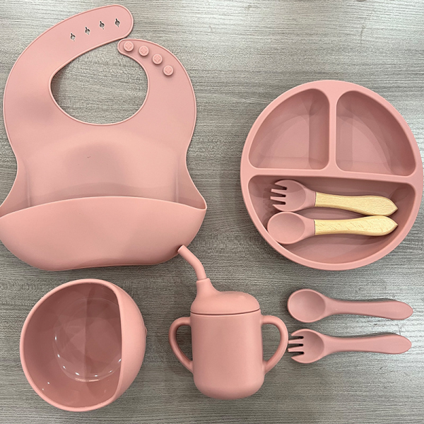 Eight piece set of children's tableware [28 * 35 * 8cm]