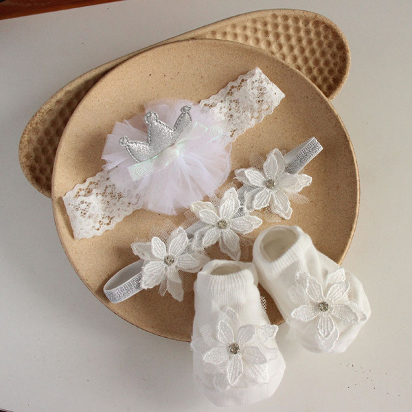 Newborn Hairband + Socks 3 pcs set (box to be filled by yourself)