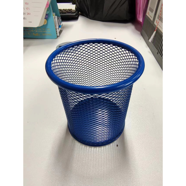 Round pen container