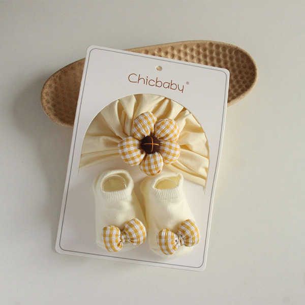 Newborn Flower Hat + Socks Set